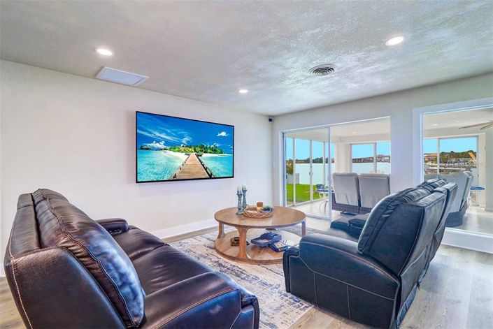 Image No.13-3 Bed Property for sale