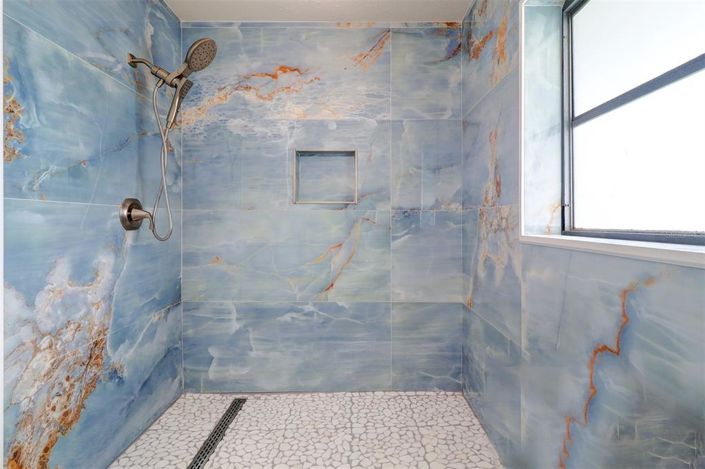 Image No.17-3 Bed Property for sale