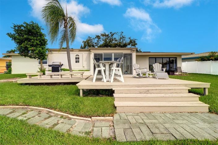 Image No.23-3 Bed Property for sale