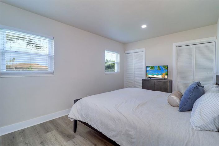 Image No.26-3 Bed Property for sale