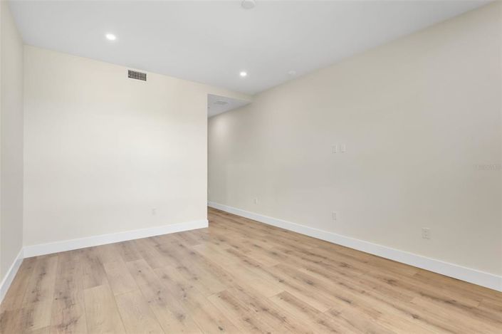 Image No.19-4 Bed Property for sale