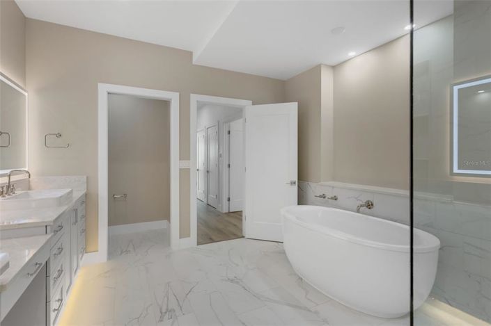 Image No.25-4 Bed Property for sale