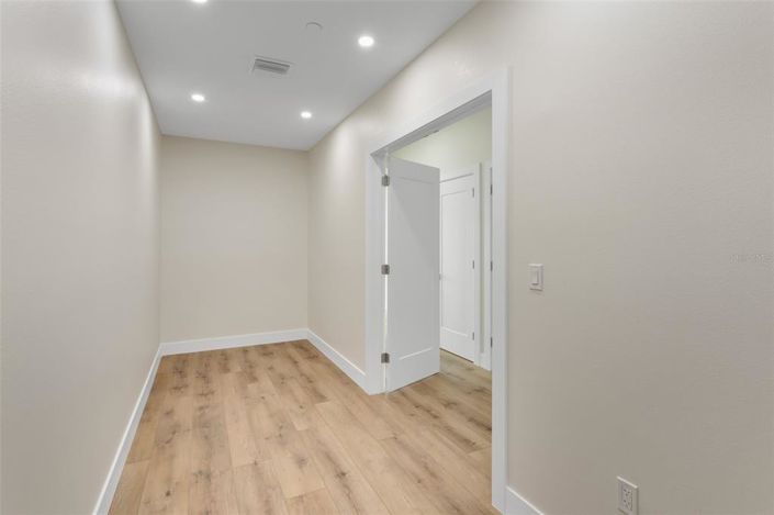 Image No.27-4 Bed Property for sale