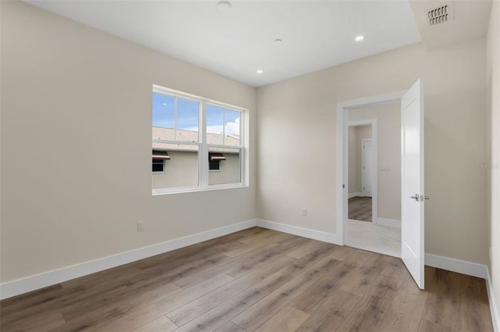 Image No.28-4 Bed Property for sale