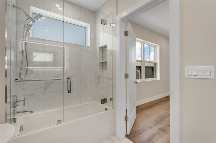 Image No.30-4 Bed Property for sale