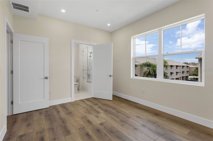 Image No.31-4 Bed Property for sale