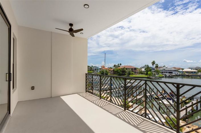 Image No.43-4 Bed Property for sale