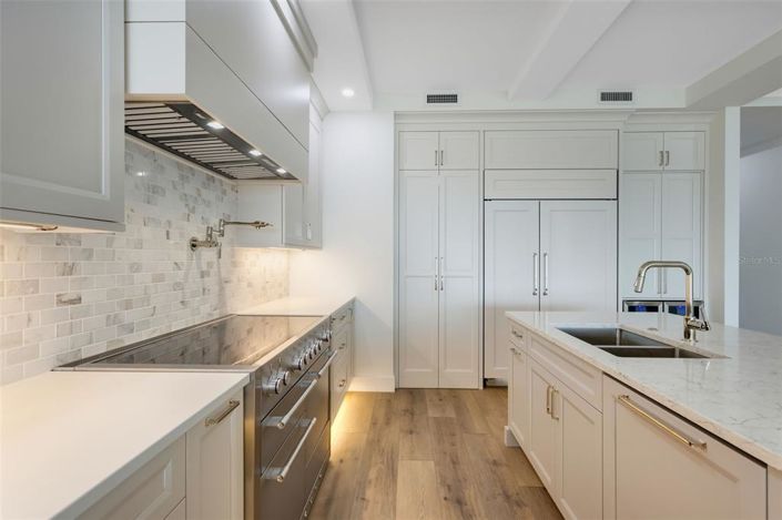 Image No.8-4 Bed Property for sale