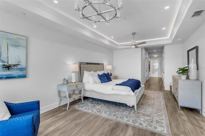 Image No.20-4 Bed Property for sale