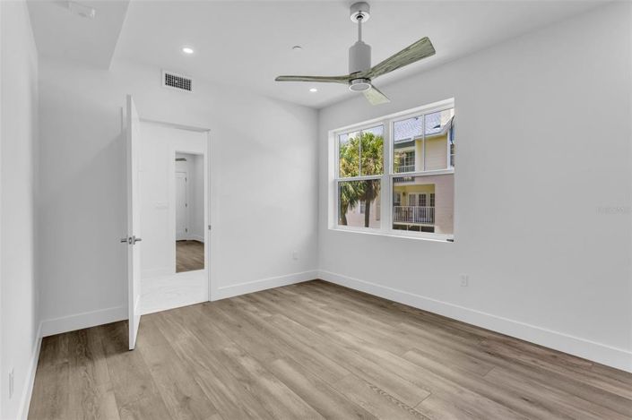 Image No.27-4 Bed Property for sale