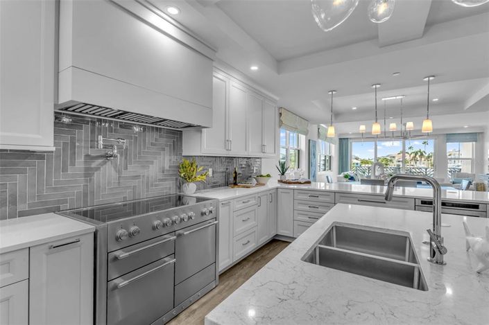 Image No.7-4 Bed Property for sale