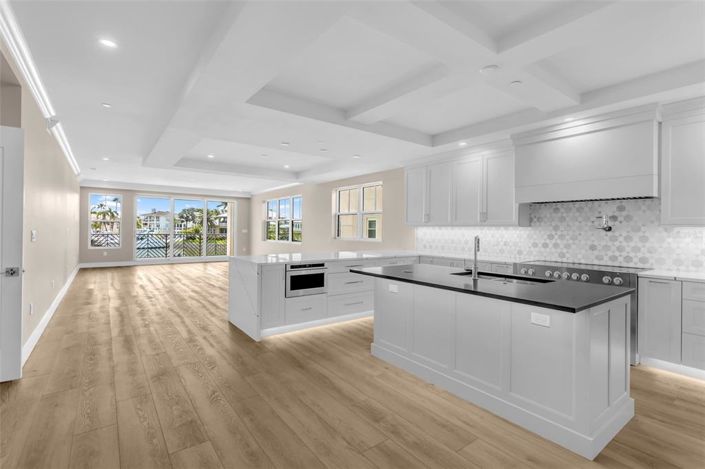 Image No.11-4 Bed Property for sale