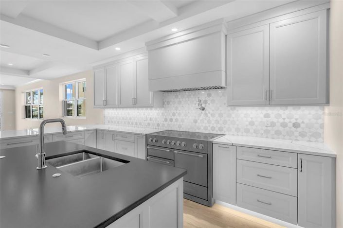 Image No.14-4 Bed Property for sale