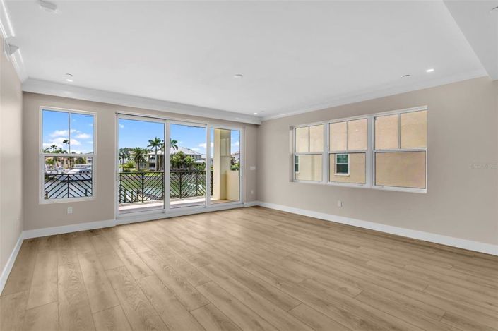 Image No.20-4 Bed Property for sale