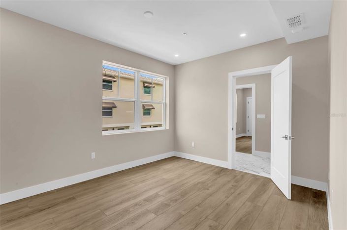 Image No.41-4 Bed Property for sale