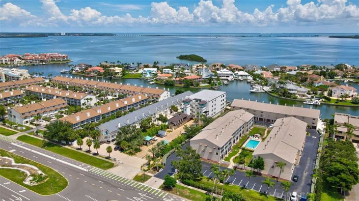 Image No.58-4 Bed Property for sale