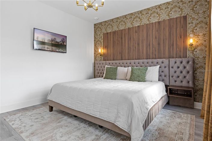 Image No.17-13 Bed Property for sale