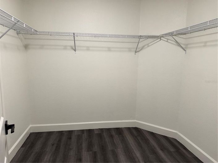 Image No.25-4 Bed Property for sale