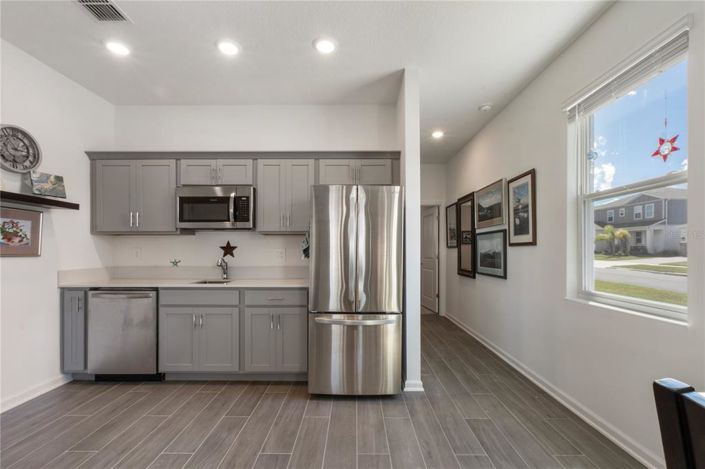 Image No.27-5 Bed Property for sale