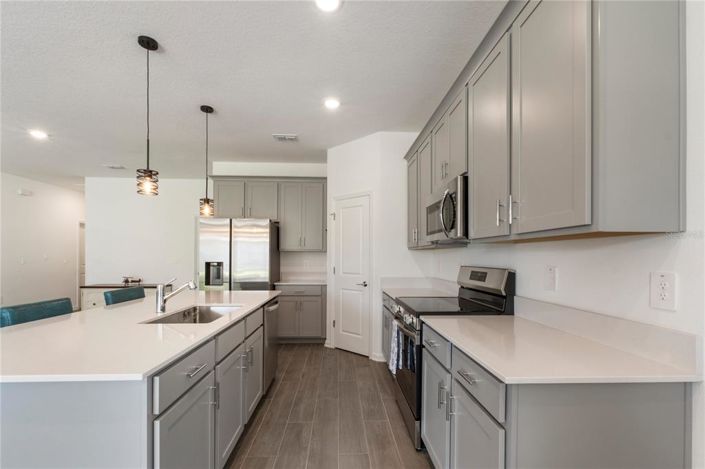 Image No.9-5 Bed Property for sale