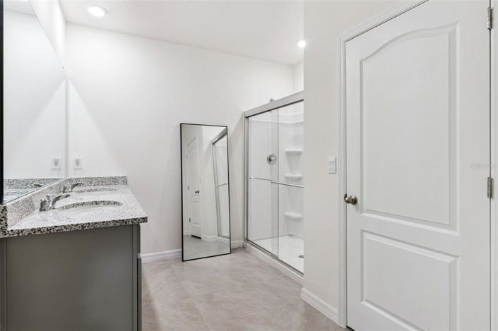 Image No.14-3 Bed Property for sale