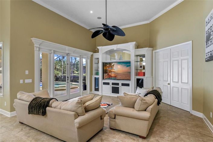 Image No.21-5 Bed Property for sale