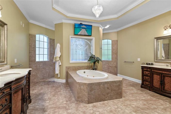 Image No.27-5 Bed Property for sale