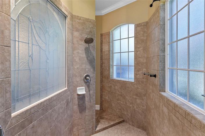 Image No.30-5 Bed Property for sale