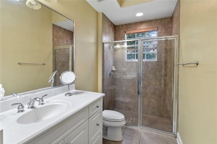 Image No.35-5 Bed Property for sale