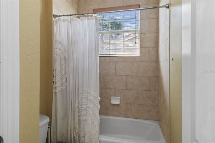 Image No.40-5 Bed Property for sale