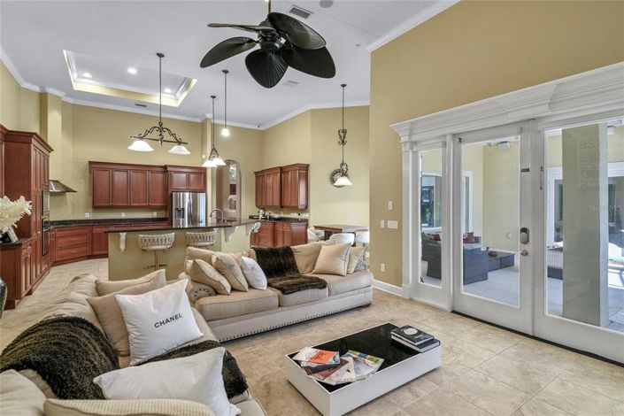 Image No.7-5 Bed Property for sale