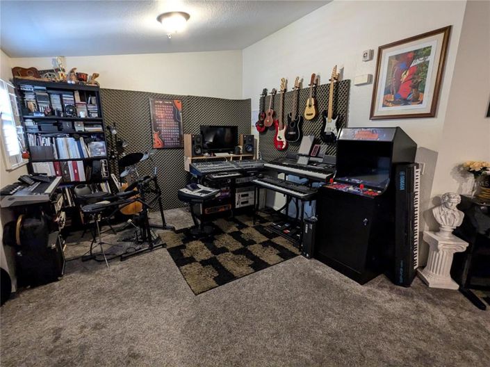 Image No.22-3 Bed Property for sale