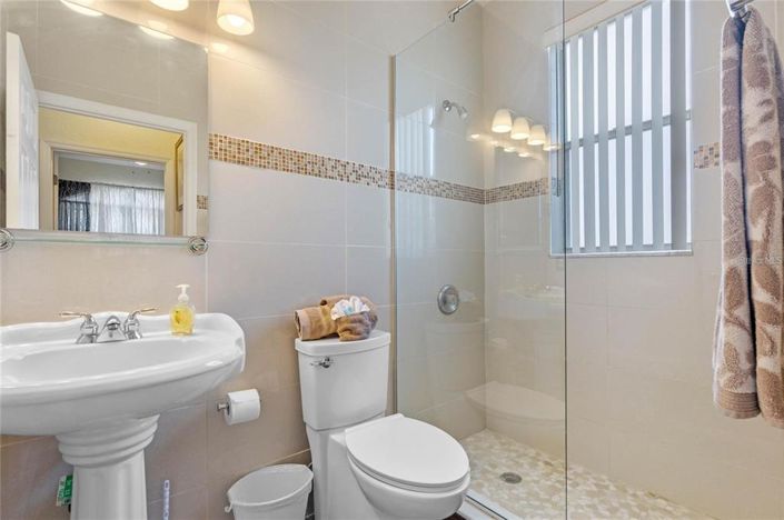 Image No.33-5 Bed Property for sale