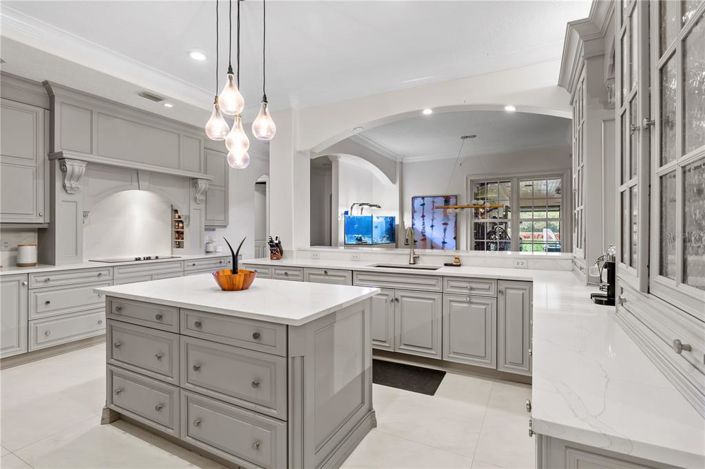 Image No.15-6 Bed Property for sale