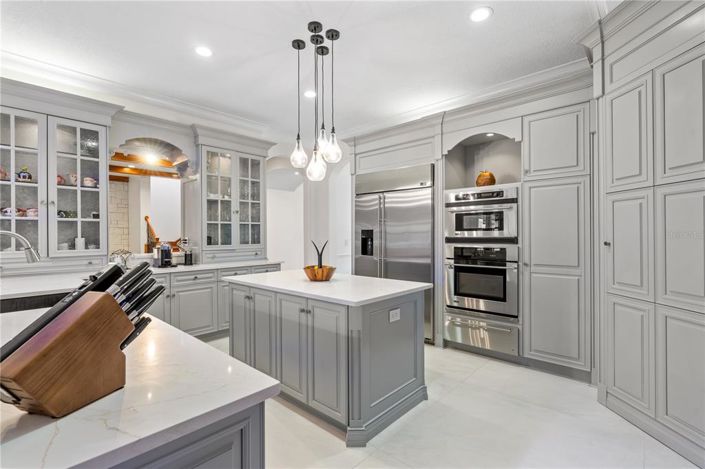 Image No.18-6 Bed Property for sale