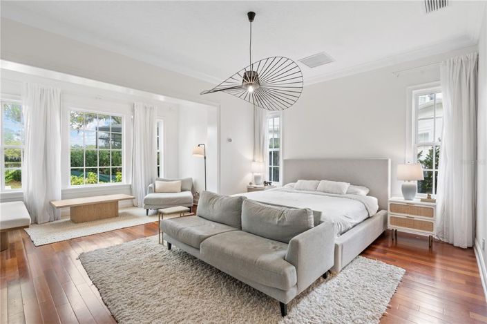 Image No.21-6 Bed Property for sale