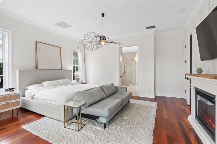 Image No.22-6 Bed Property for sale