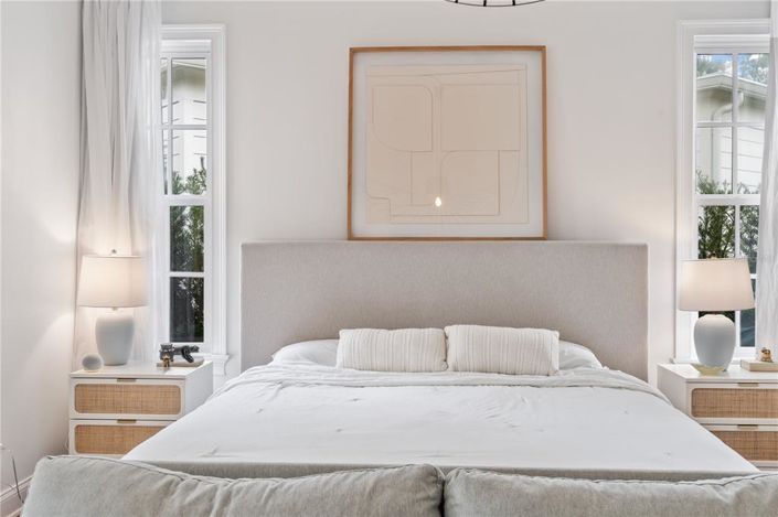 Image No.24-6 Bed Property for sale