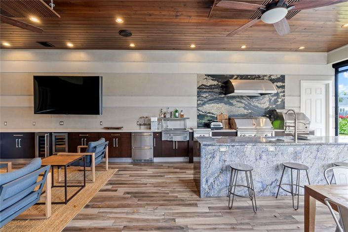 Image No.51-6 Bed Property for sale