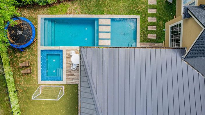 Image No.56-6 Bed Property for sale