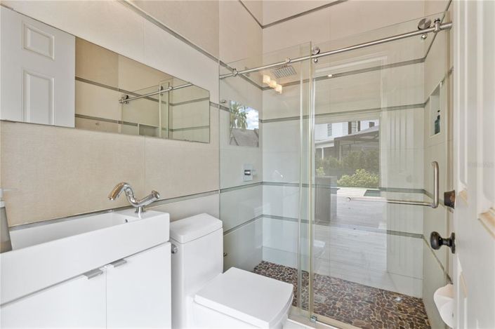 Image No.58-6 Bed Property for sale