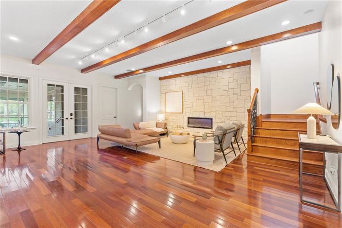 Image No.6-6 Bed Property for sale