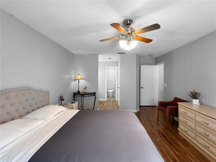 Image No.11-3 Bed Property for sale