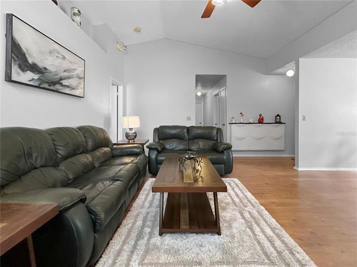 Image No.3-3 Bed Property for sale