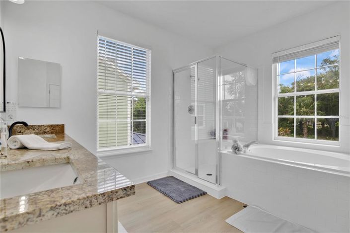 Image No.18-6 Bed Property for sale