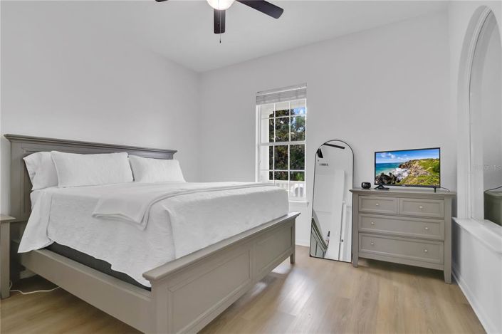 Image No.19-6 Bed Property for sale