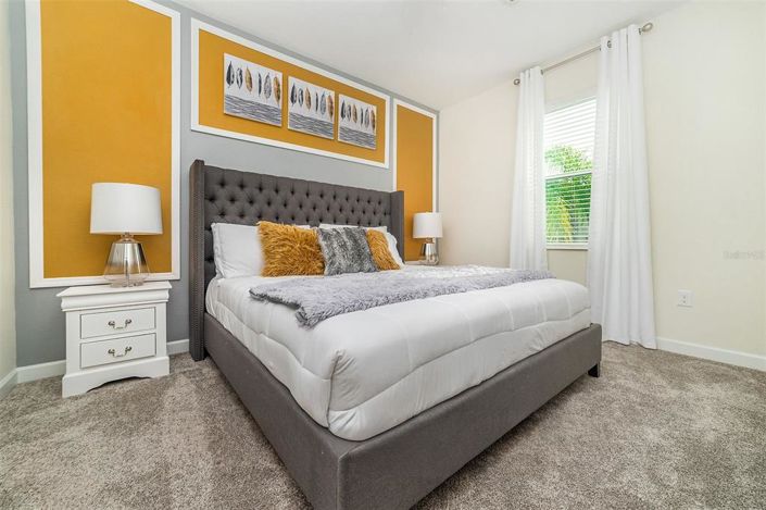 Image No.12-8 Bed Property for sale