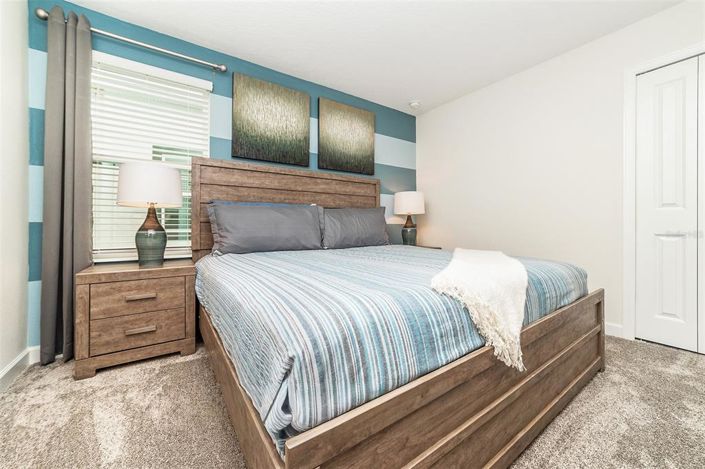 Image No.25-8 Bed Property for sale