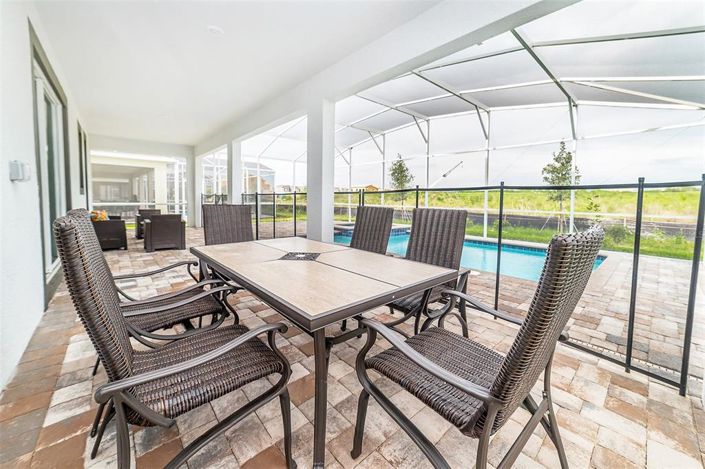 Image No.32-8 Bed Property for sale