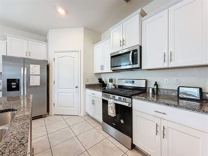 Image No.13-7 Bed Property for sale